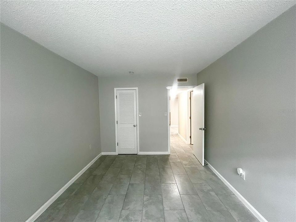 For Sale: $125,000 (2 beds, 2 baths, 917 Square Feet)