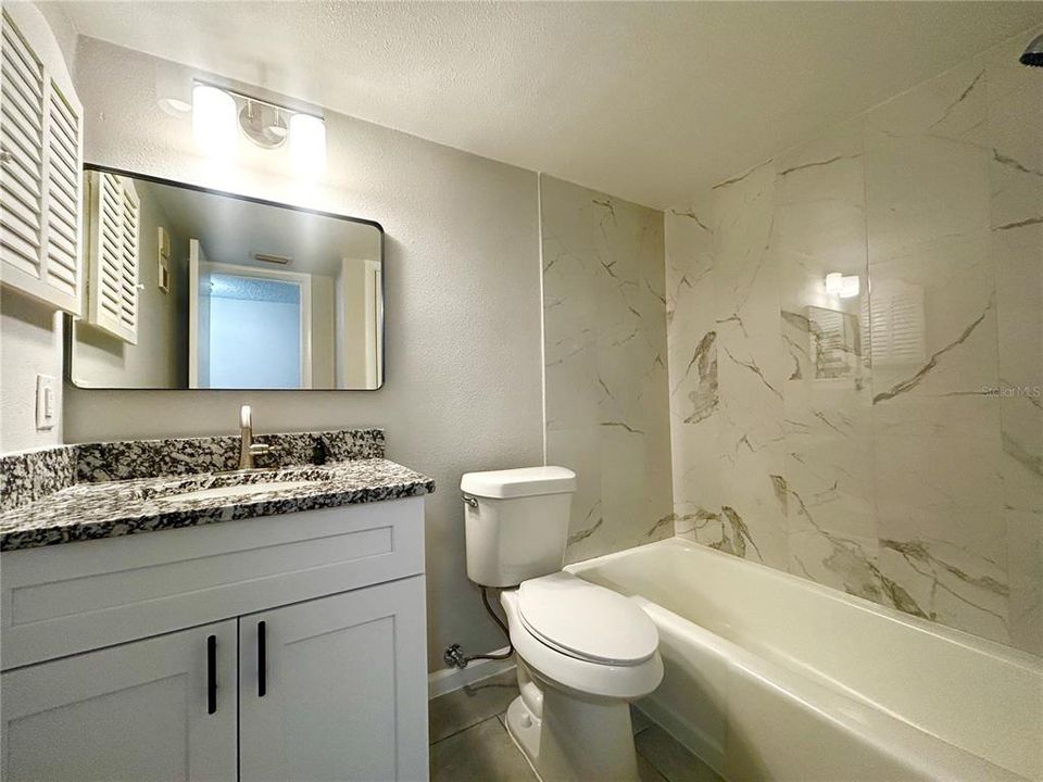 For Sale: $125,000 (2 beds, 2 baths, 917 Square Feet)