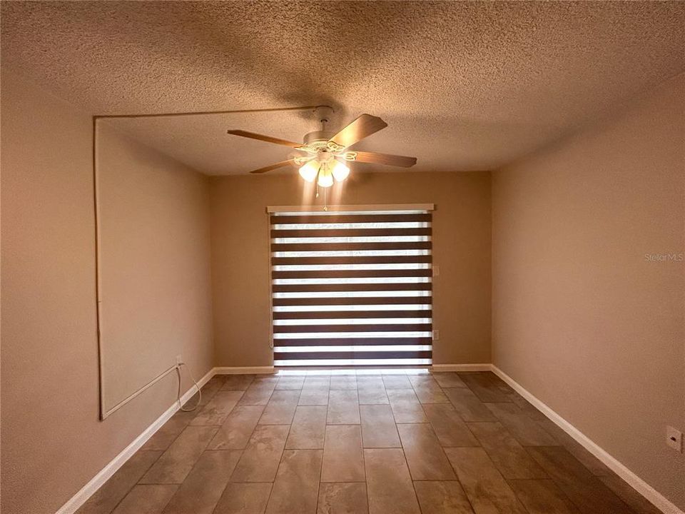For Sale: $125,000 (2 beds, 2 baths, 917 Square Feet)