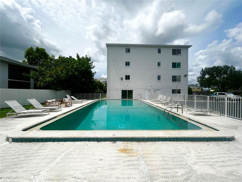 For Sale: $125,000 (2 beds, 2 baths, 917 Square Feet)