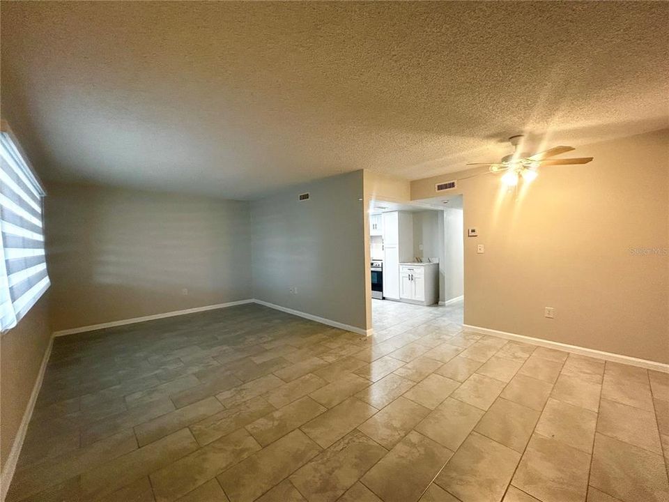 For Sale: $125,000 (2 beds, 2 baths, 917 Square Feet)
