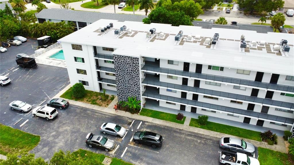 For Sale: $125,000 (2 beds, 2 baths, 917 Square Feet)