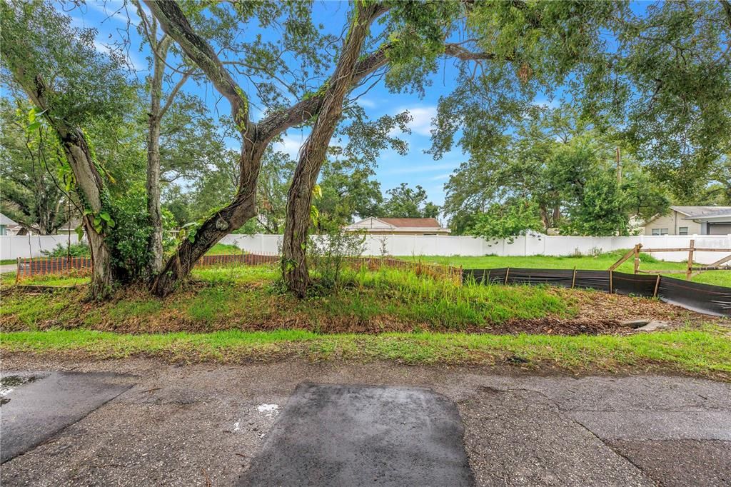 待售: $159,000 (0.11 acres)