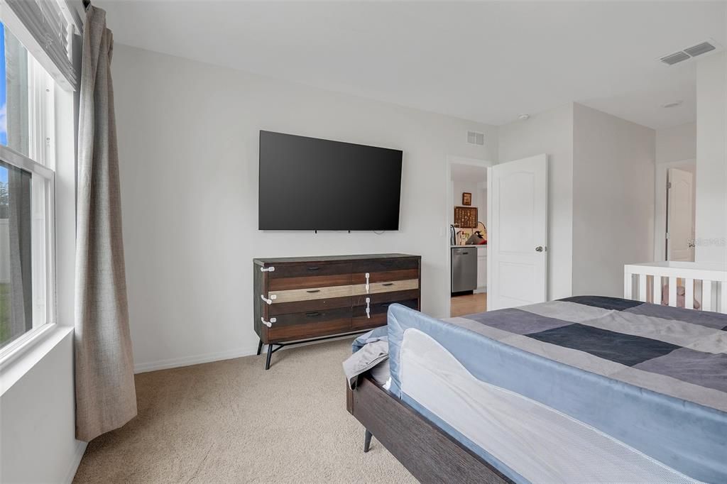 For Rent: $2,000 (3 beds, 2 baths, 1669 Square Feet)