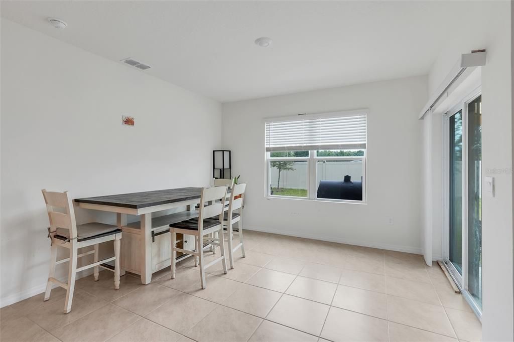 For Rent: $2,000 (3 beds, 2 baths, 1669 Square Feet)