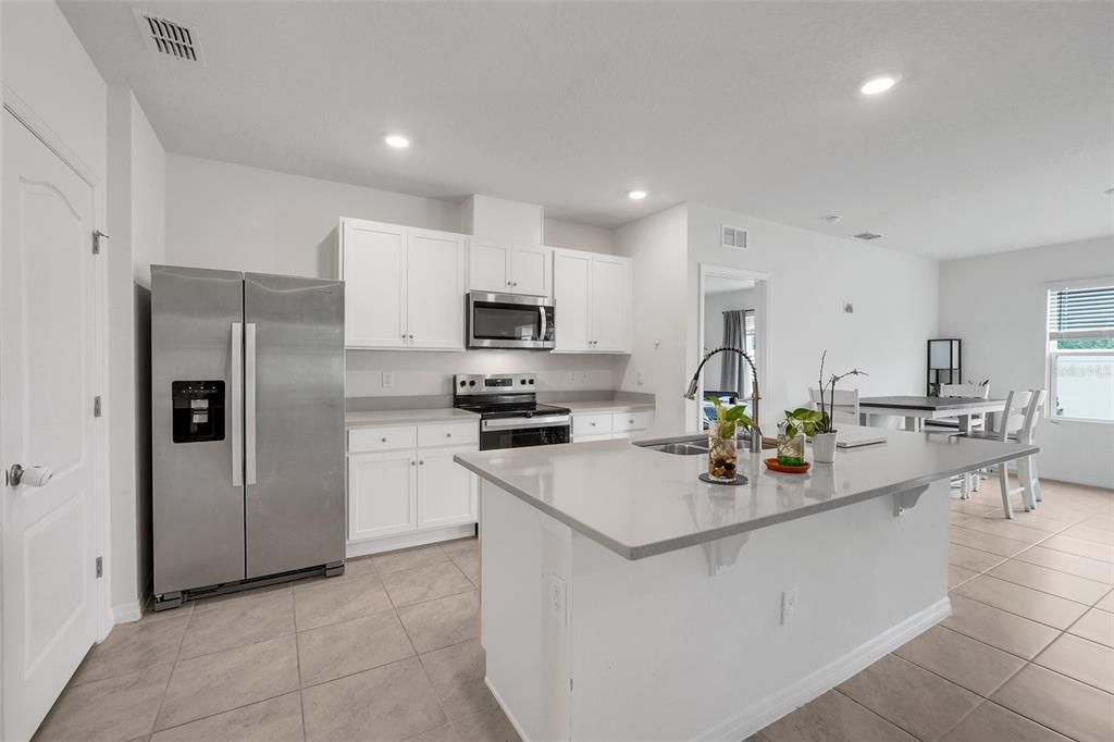 For Rent: $2,000 (3 beds, 2 baths, 1669 Square Feet)