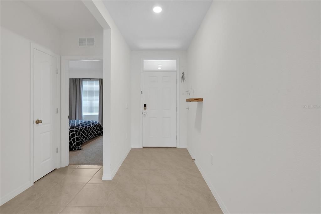 For Rent: $2,000 (3 beds, 2 baths, 1669 Square Feet)