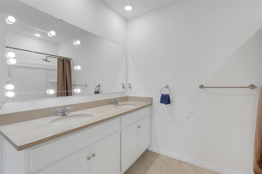 For Rent: $2,000 (3 beds, 2 baths, 1669 Square Feet)