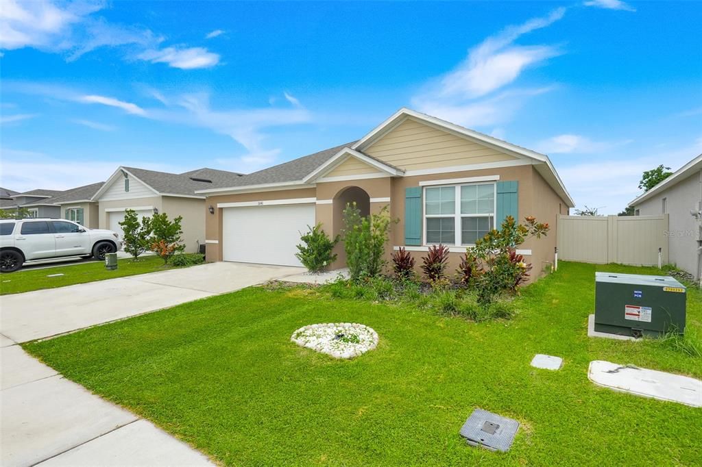 For Rent: $2,000 (3 beds, 2 baths, 1669 Square Feet)