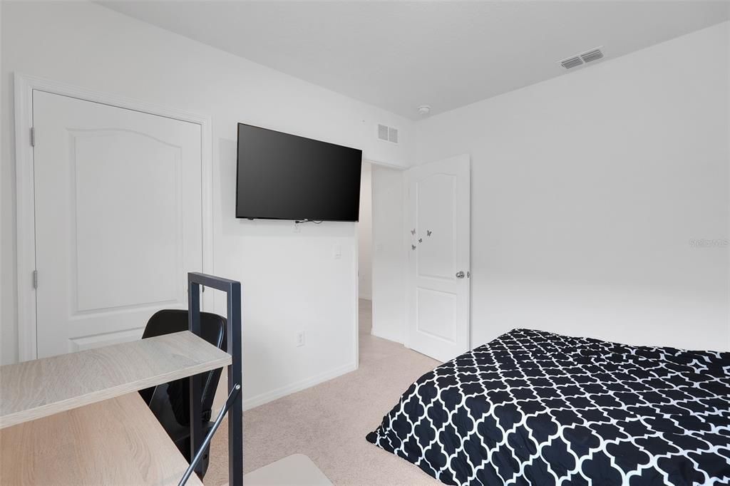 For Rent: $2,000 (3 beds, 2 baths, 1669 Square Feet)