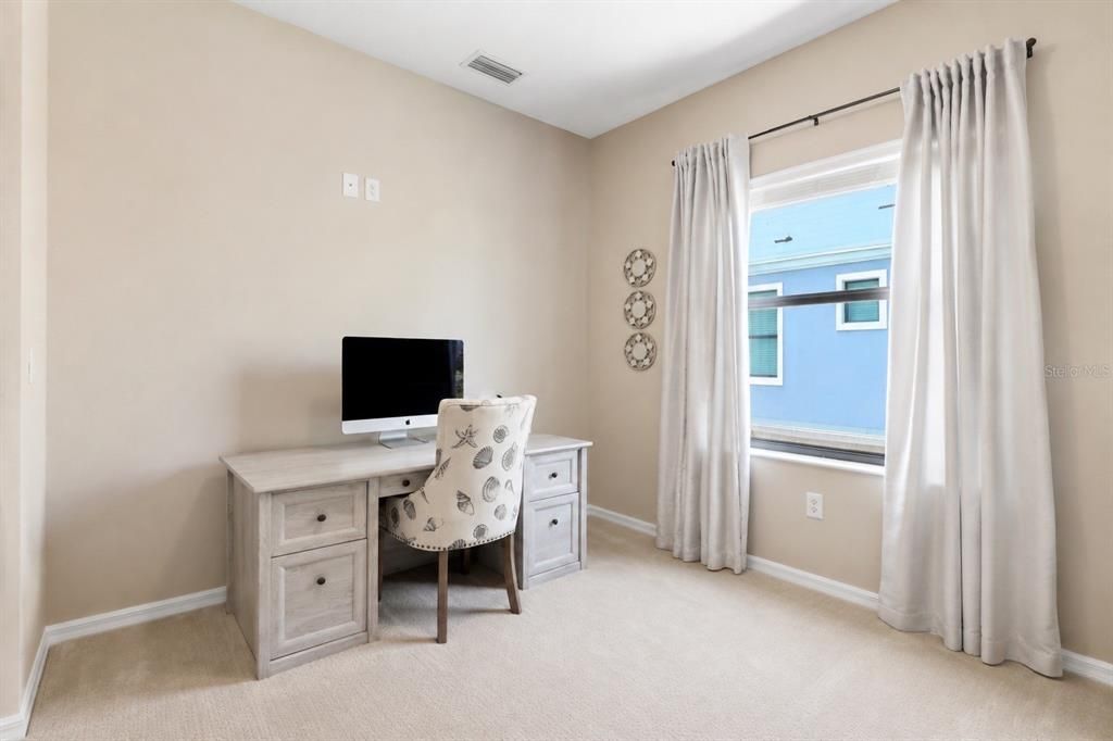 For Sale: $299,200 (3 beds, 2 baths, 1277 Square Feet)