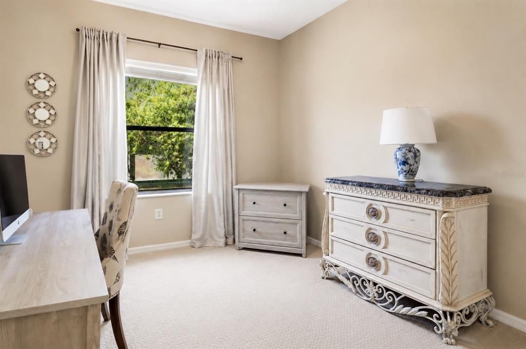 For Sale: $299,200 (3 beds, 2 baths, 1277 Square Feet)