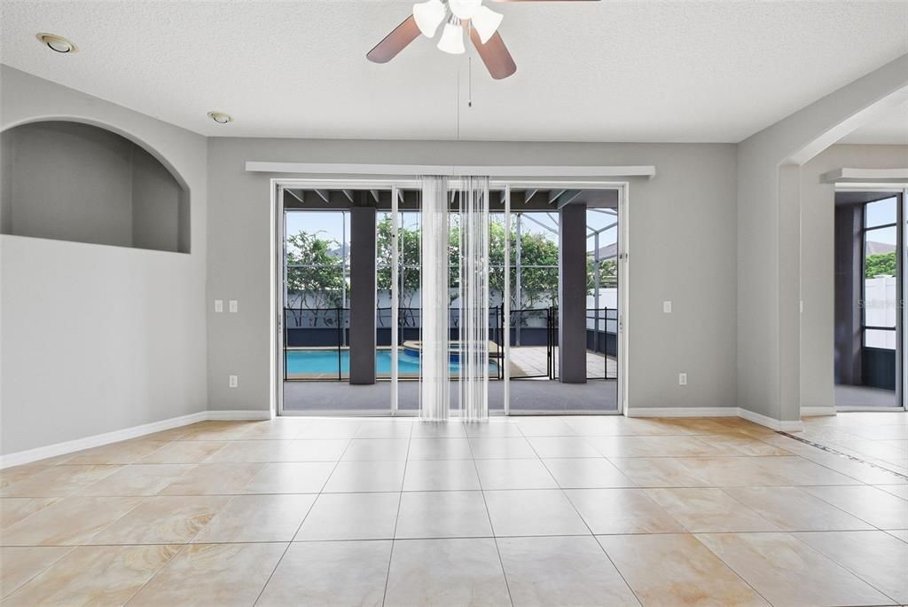 For Sale: $649,900 (5 beds, 3 baths, 4066 Square Feet)
