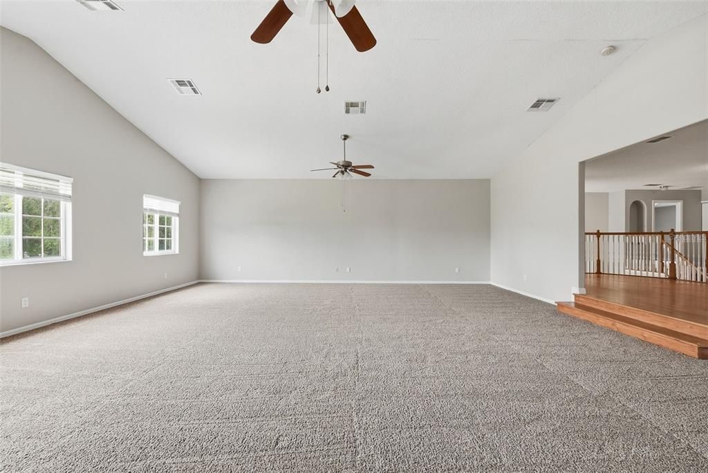 For Sale: $649,900 (5 beds, 3 baths, 4066 Square Feet)