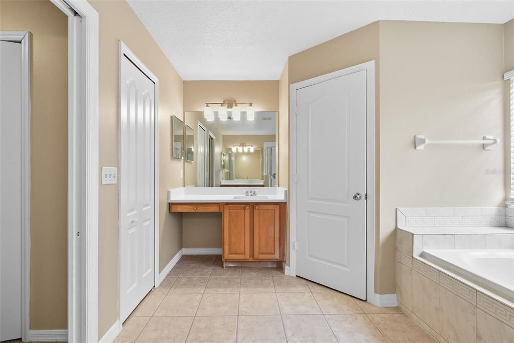 For Sale: $649,900 (5 beds, 3 baths, 4066 Square Feet)