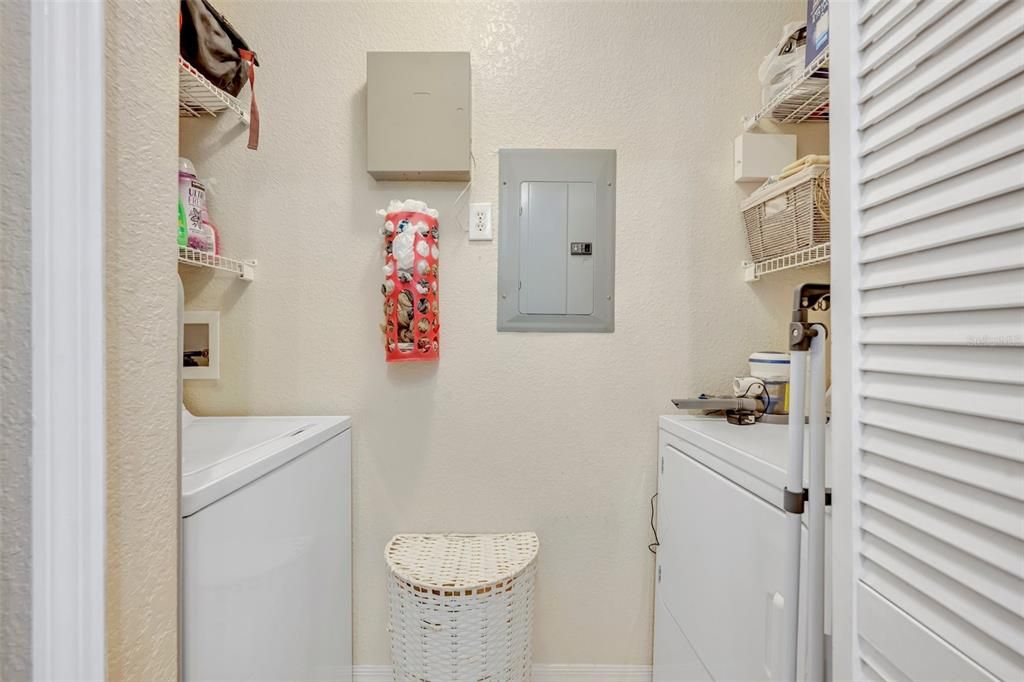 For Sale: $210,000 (2 beds, 2 baths, 1107 Square Feet)