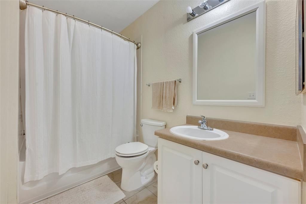 For Sale: $210,000 (2 beds, 2 baths, 1107 Square Feet)