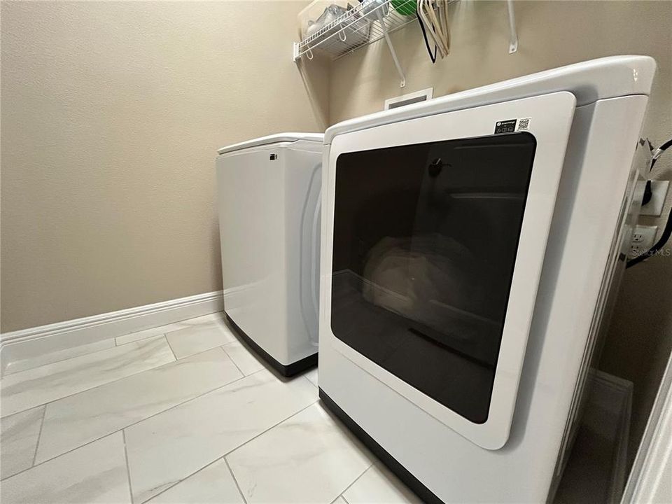 En Renta: $3,300 (4 camas, 3 baños, 2010 Pies cuadrados)