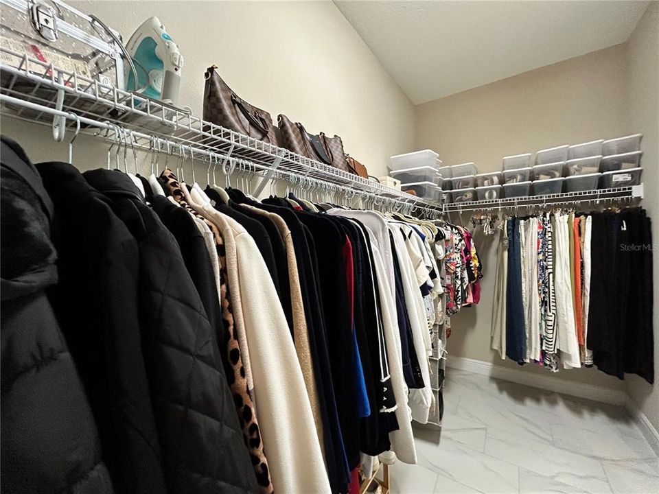 En Renta: $3,300 (4 camas, 3 baños, 2010 Pies cuadrados)
