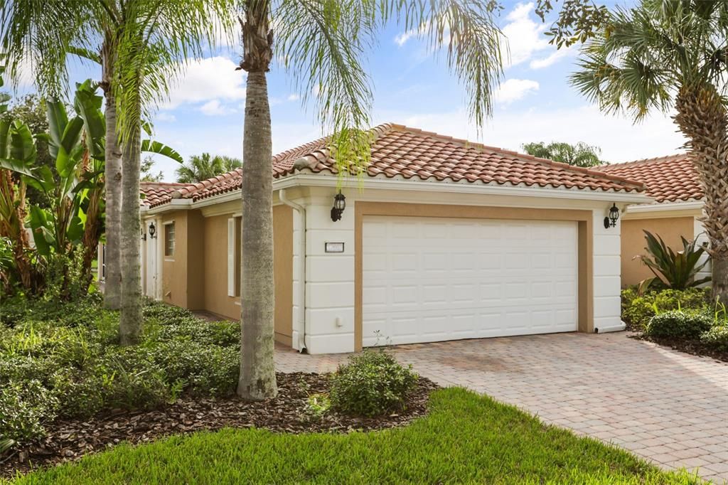 For Rent: $2,700 (2 beds, 2 baths, 1526 Square Feet)