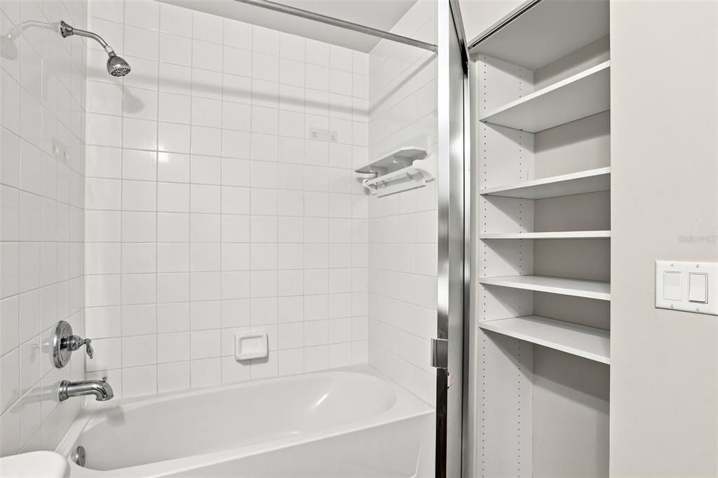 For Rent: $2,700 (2 beds, 2 baths, 1526 Square Feet)