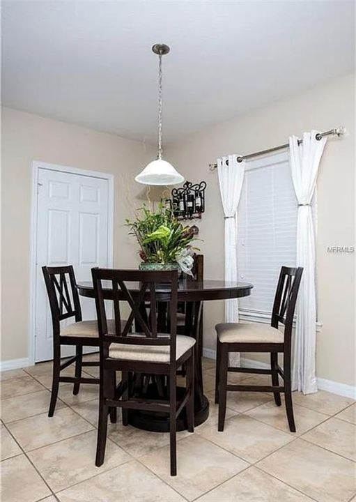 For Rent: $1,799 (2 beds, 2 baths, 1305 Square Feet)