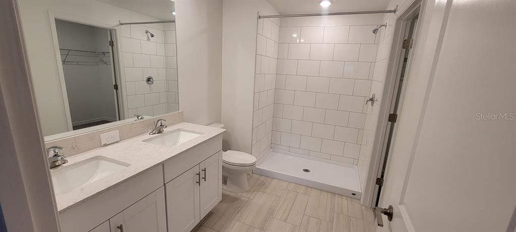For Rent: $2,350 (3 beds, 2 baths, 1555 Square Feet)