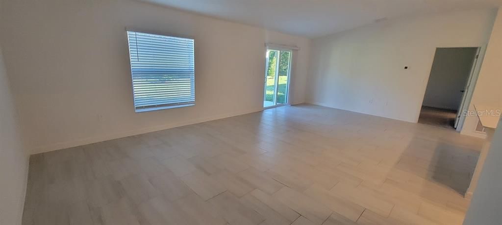 For Rent: $2,350 (3 beds, 2 baths, 1555 Square Feet)