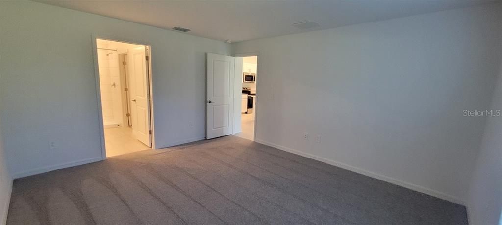 For Rent: $2,350 (3 beds, 2 baths, 1555 Square Feet)