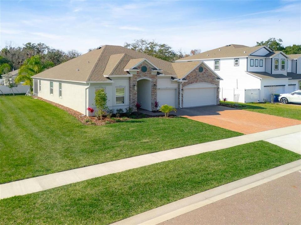 For Sale: $579,000 (4 beds, 3 baths, 2512 Square Feet)