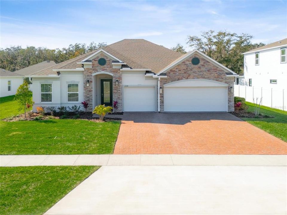 For Sale: $579,000 (4 beds, 3 baths, 2512 Square Feet)