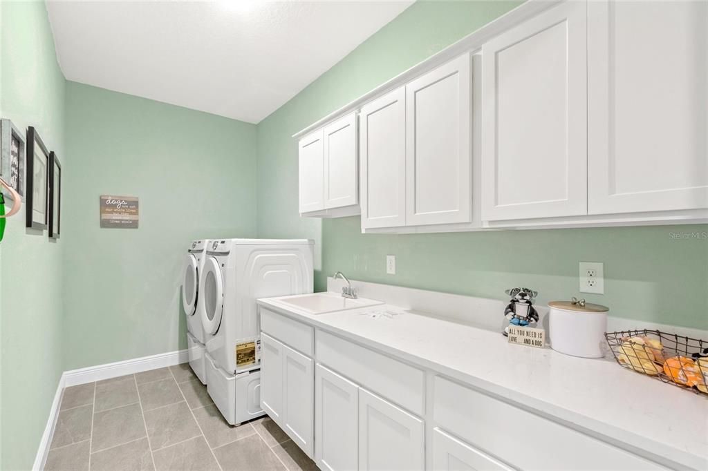 For Sale: $579,000 (4 beds, 3 baths, 2512 Square Feet)