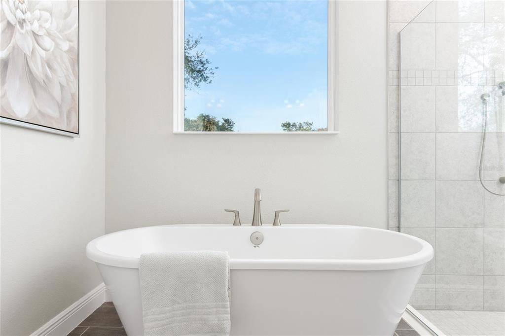 For Sale: $579,000 (4 beds, 3 baths, 2512 Square Feet)