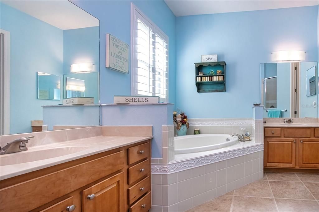 For Sale: $875,000 (4 beds, 3 baths, 2799 Square Feet)
