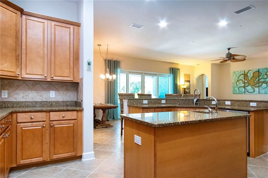For Sale: $875,000 (4 beds, 3 baths, 2799 Square Feet)