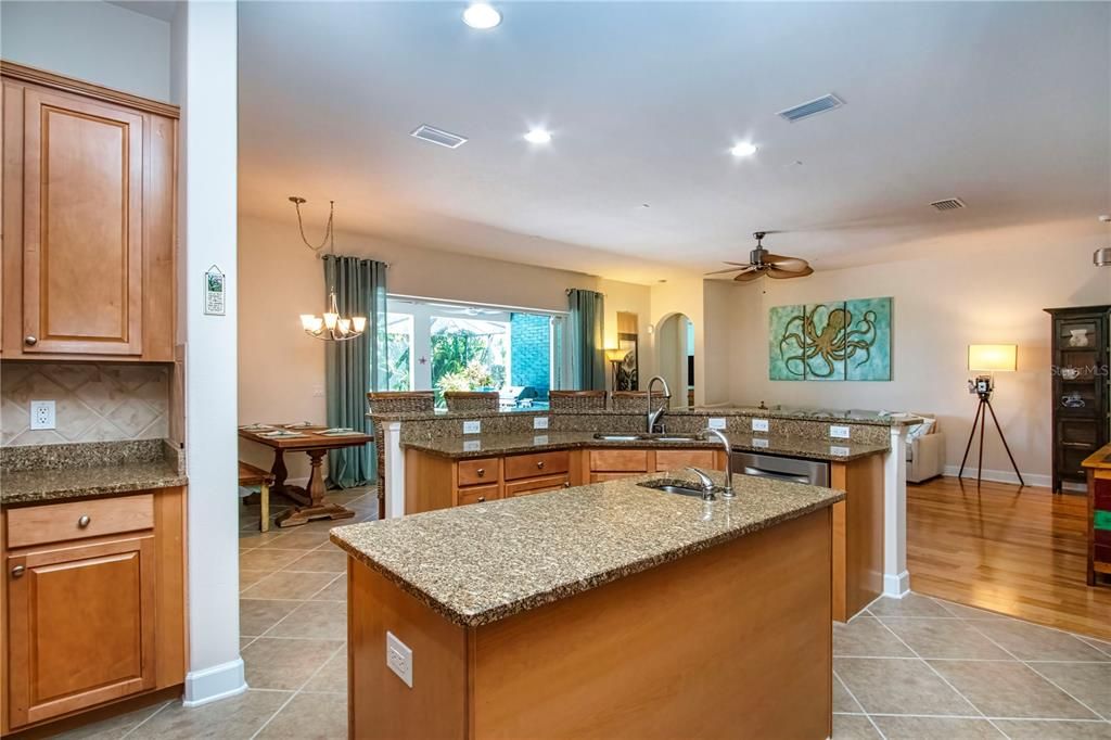 For Sale: $875,000 (4 beds, 3 baths, 2799 Square Feet)