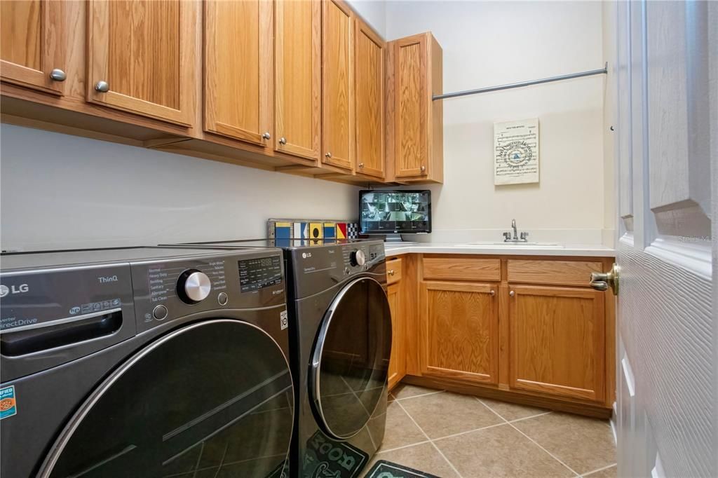 For Sale: $875,000 (4 beds, 3 baths, 2799 Square Feet)