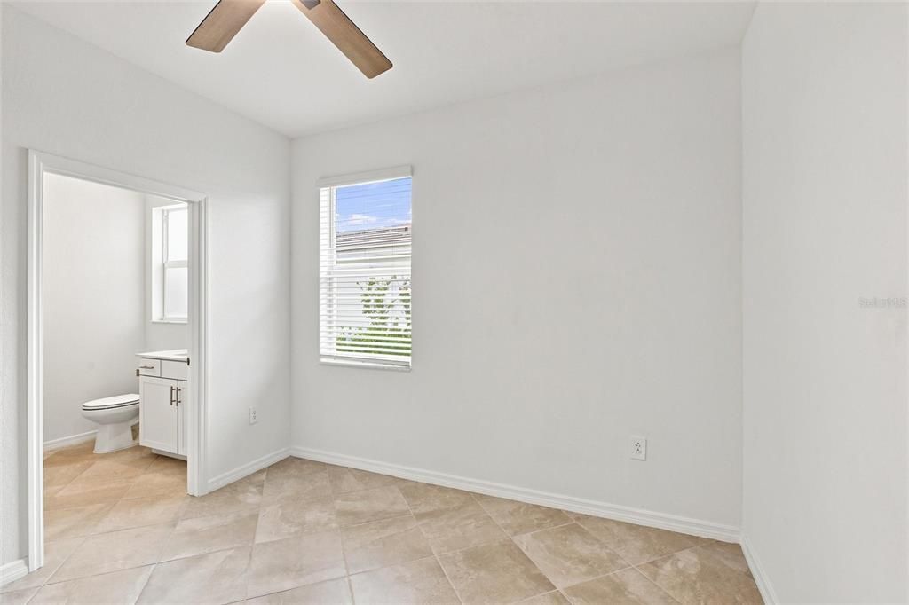 For Sale: $599,000 (3 beds, 3 baths, 2214 Square Feet)