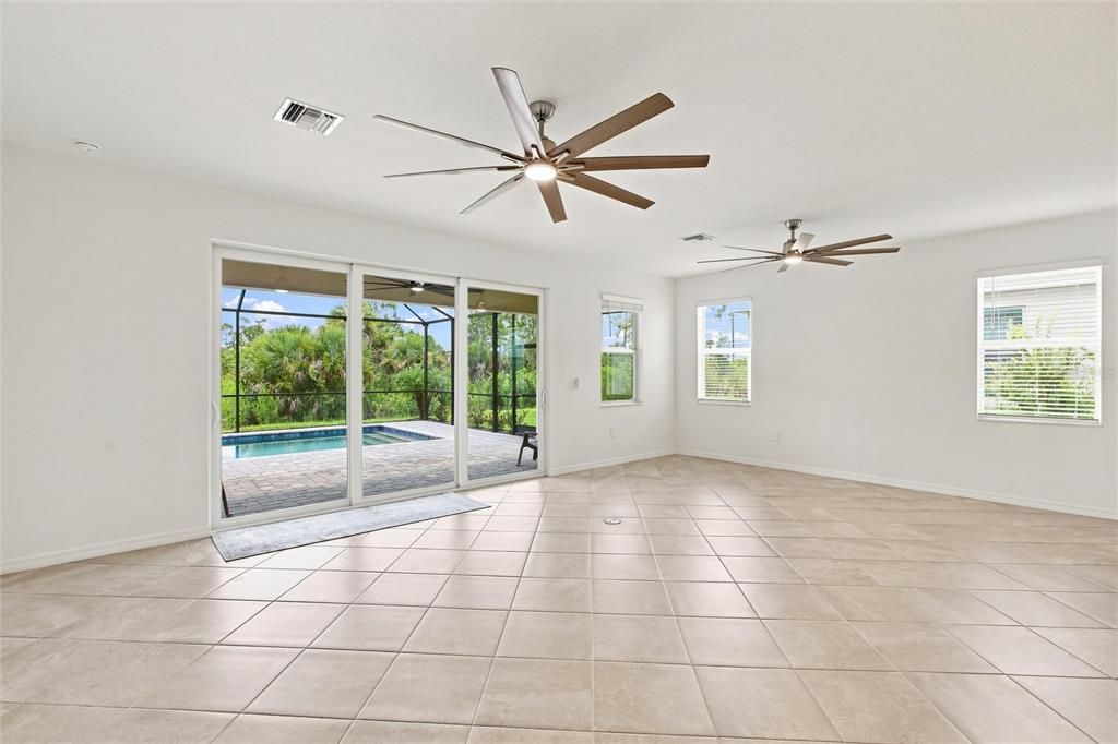 For Sale: $599,000 (3 beds, 3 baths, 2214 Square Feet)