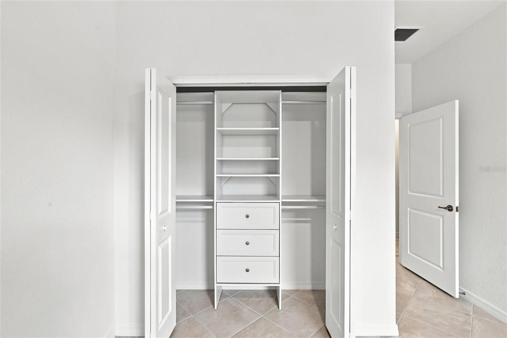 For Sale: $599,000 (3 beds, 3 baths, 2214 Square Feet)