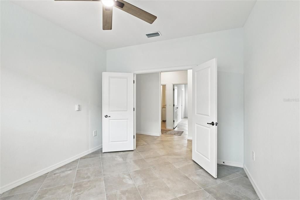 For Sale: $599,000 (3 beds, 3 baths, 2214 Square Feet)