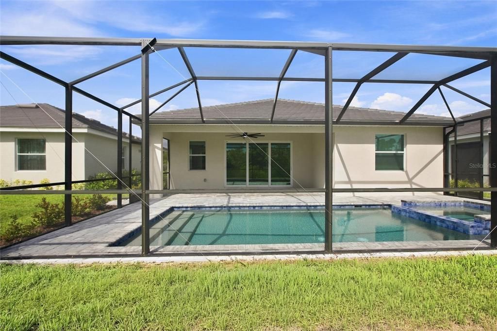 For Sale: $599,000 (3 beds, 3 baths, 2214 Square Feet)