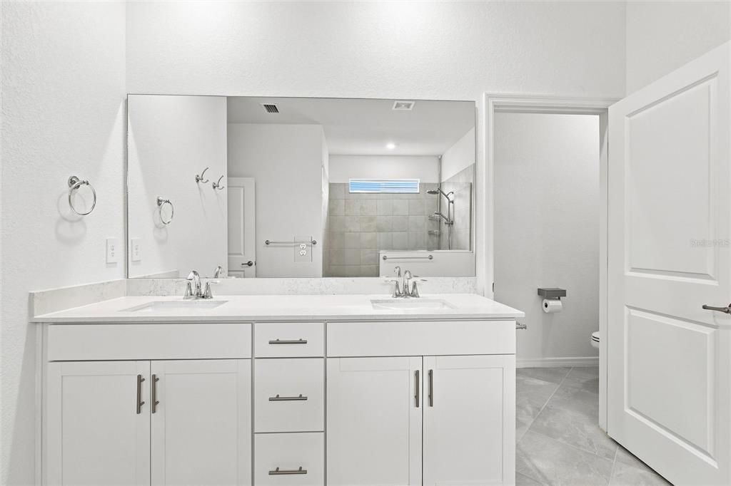 For Sale: $599,000 (3 beds, 3 baths, 2214 Square Feet)