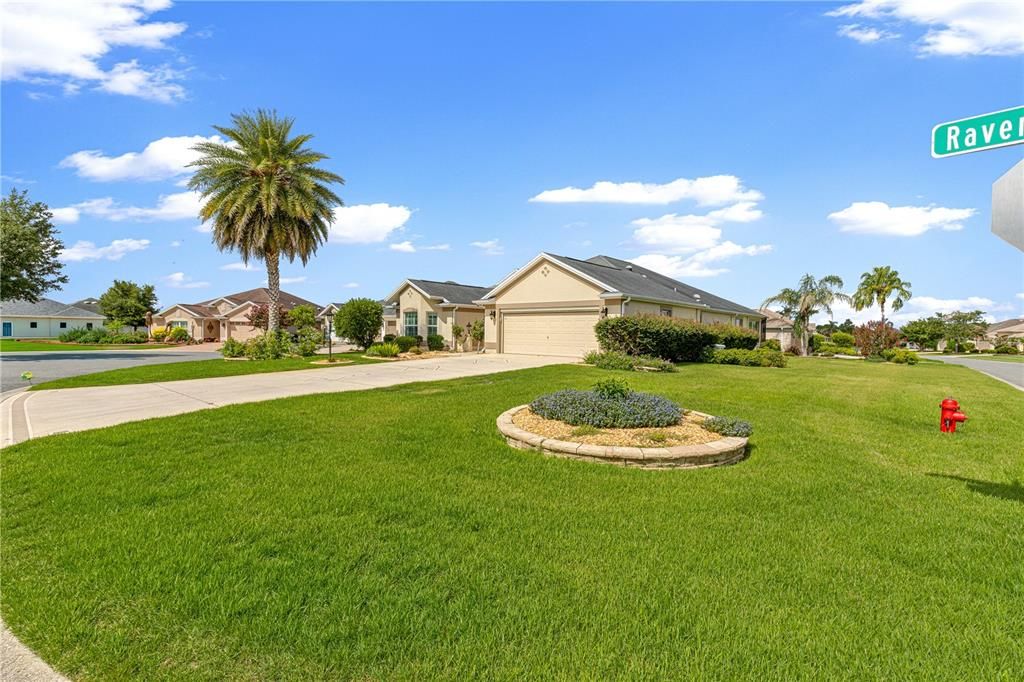 For Sale: $700,000 (4 beds, 2 baths, 2517 Square Feet)