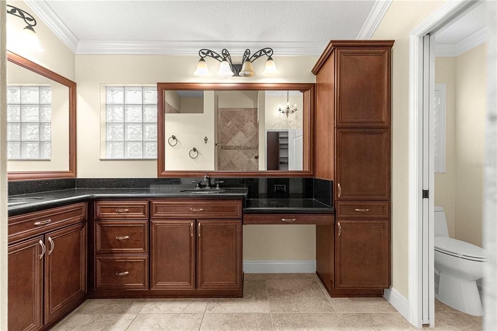 For Sale: $700,000 (4 beds, 2 baths, 2517 Square Feet)