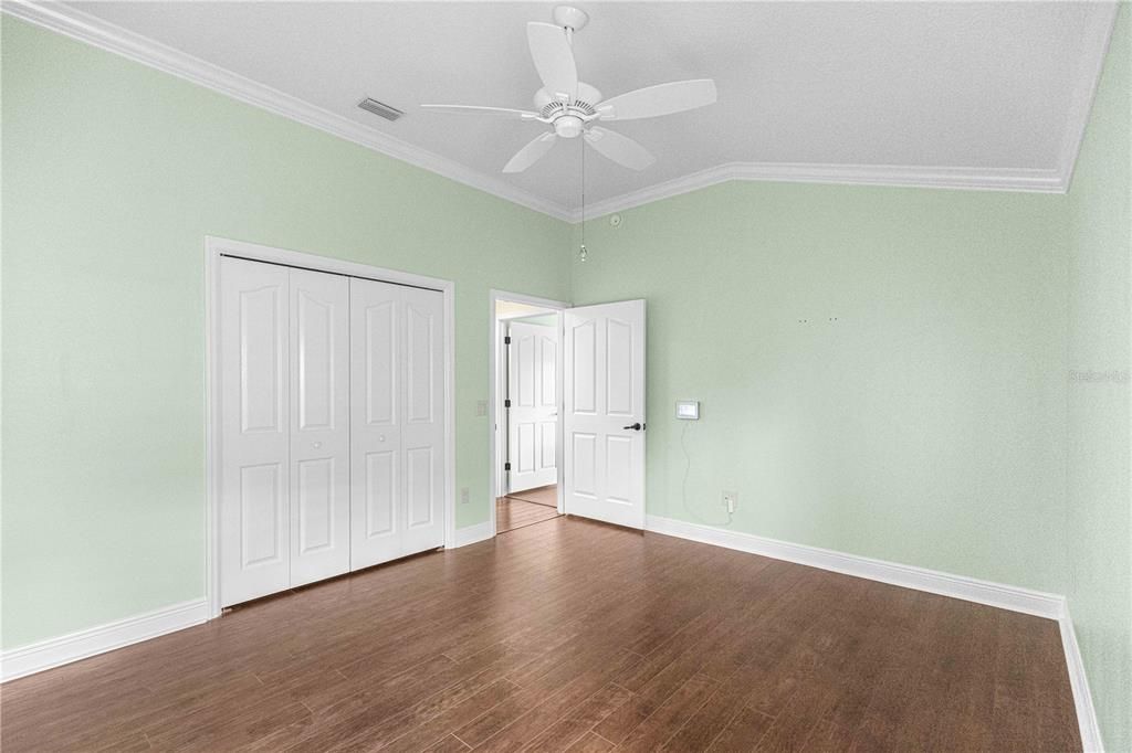 For Sale: $700,000 (4 beds, 2 baths, 2517 Square Feet)