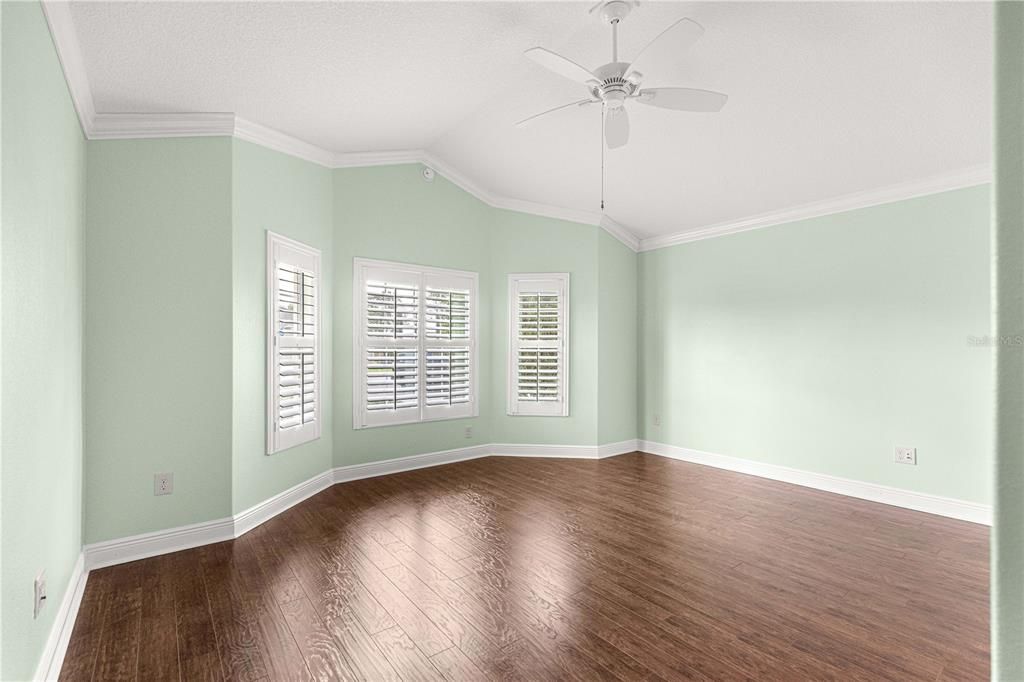 For Sale: $700,000 (4 beds, 2 baths, 2517 Square Feet)