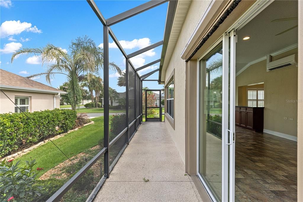 For Sale: $700,000 (4 beds, 2 baths, 2517 Square Feet)