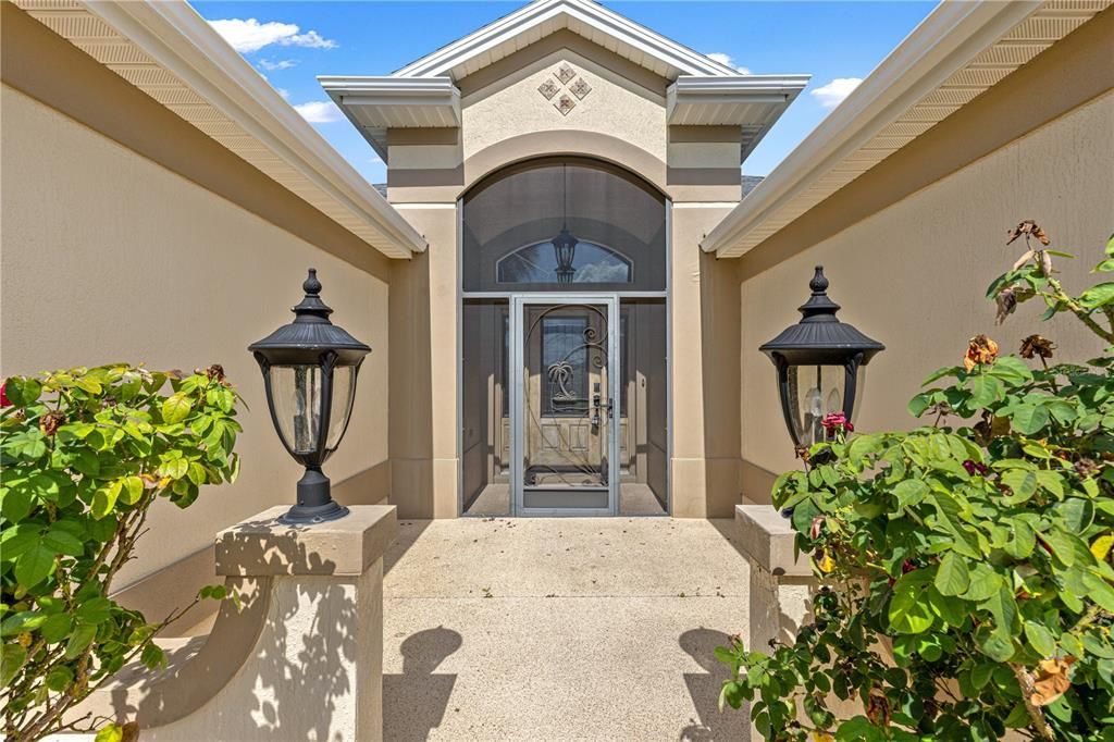 For Sale: $700,000 (4 beds, 2 baths, 2517 Square Feet)
