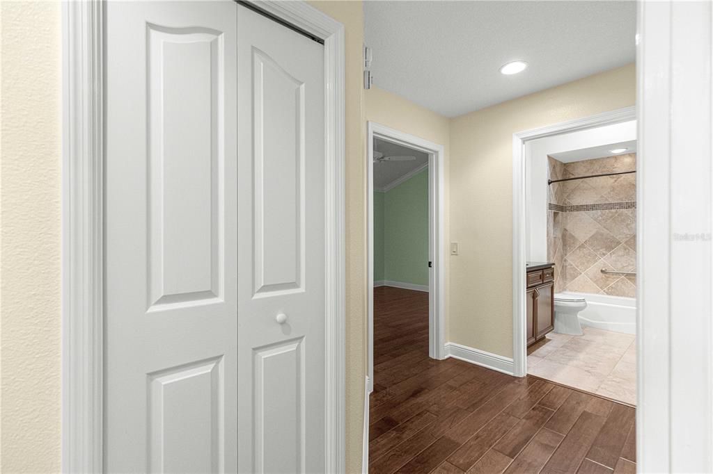 For Sale: $700,000 (4 beds, 2 baths, 2517 Square Feet)